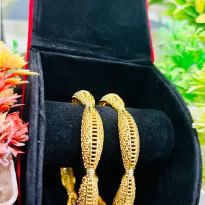 Article 819 - China Fancy Bangle