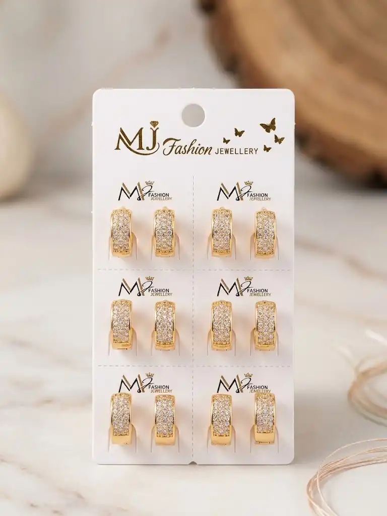 1 Pair Gold-Plated Sparkly Crystal Wide Huggie Earrings